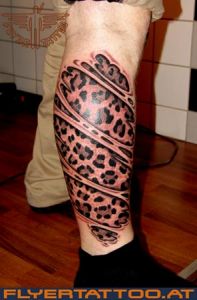 Leopard-haut-tattoo