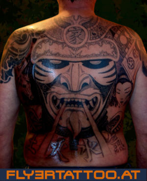 Samurai-tattoo Maske am rücken